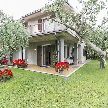 Casa Mary Due - Trilocale Con Giardino Privato A Due Passi Dal Lago سيرمِيوني المظهر الخارجي الصورة