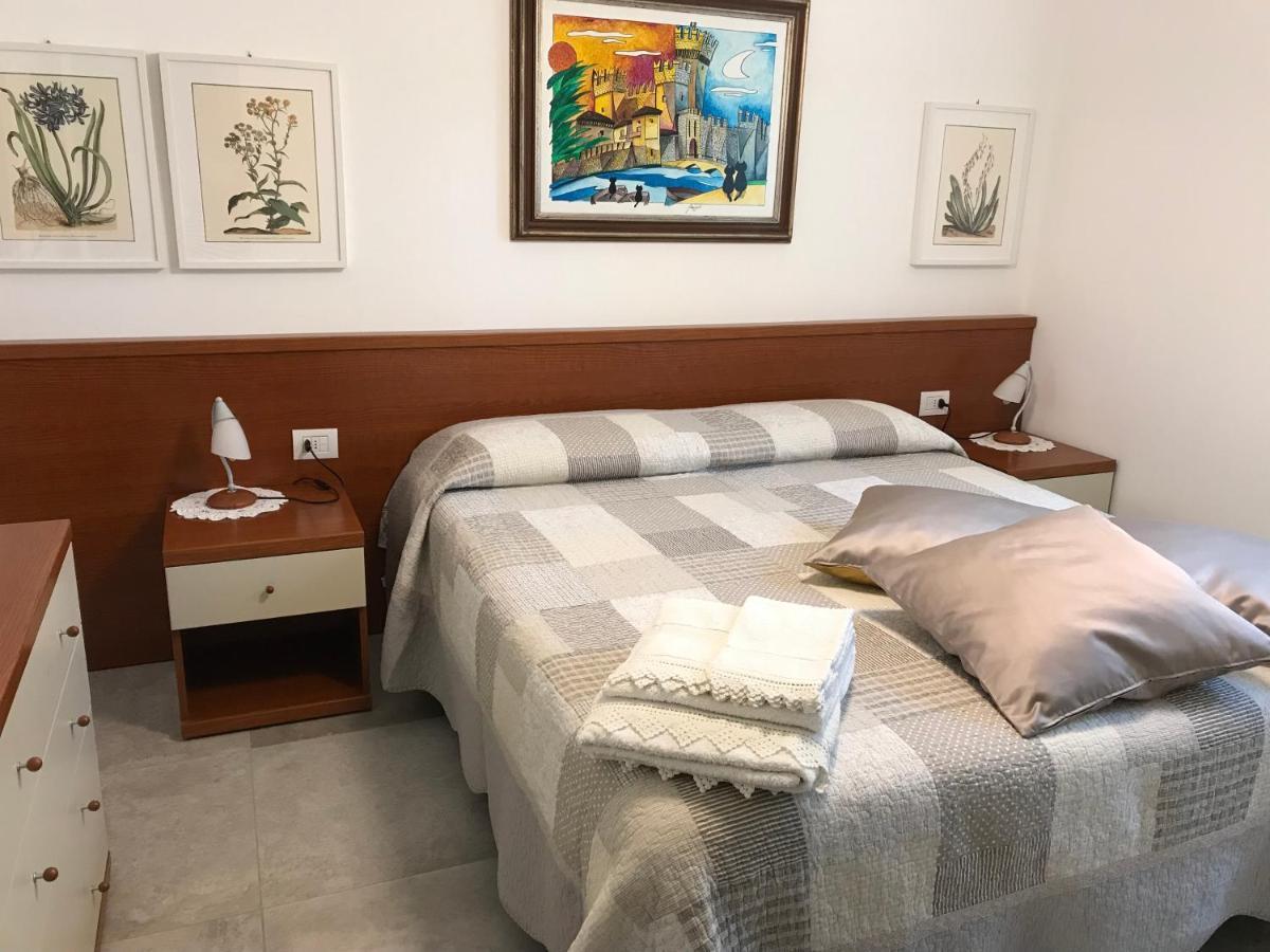 Casa Mary Due - Trilocale Con Giardino Privato A Due Passi Dal Lago سيرمِيوني المظهر الخارجي الصورة