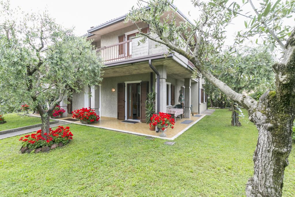 Casa Mary Due - Trilocale Con Giardino Privato A Due Passi Dal Lago سيرمِيوني المظهر الخارجي الصورة
