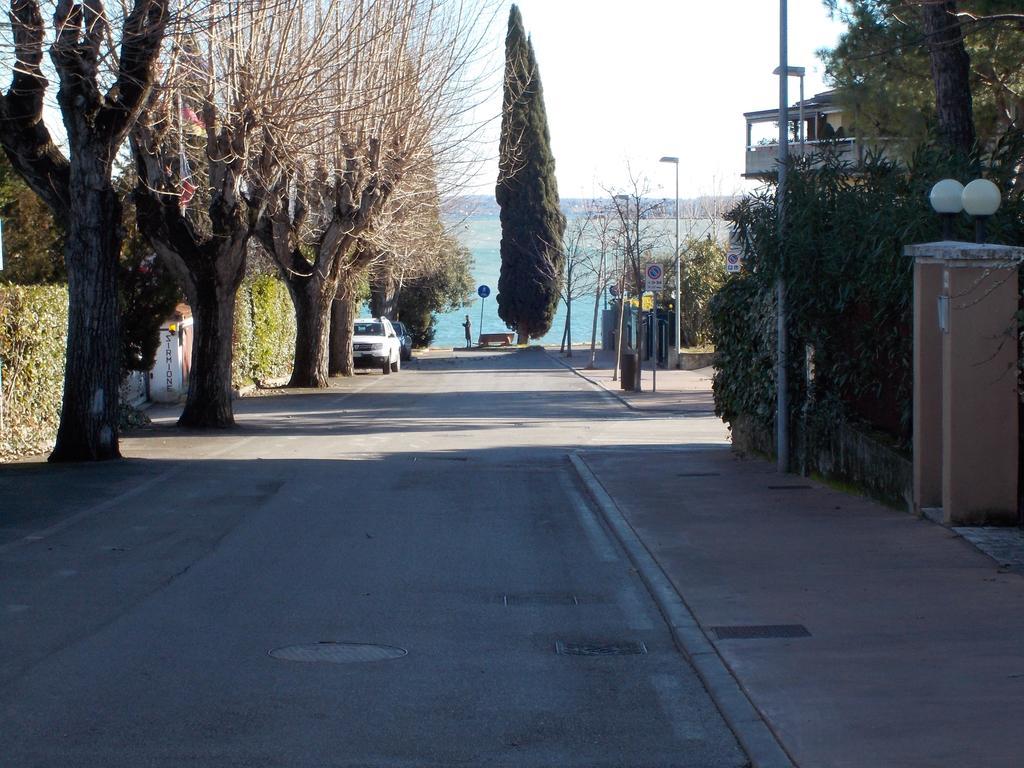 Casa Mary Due - Trilocale Con Giardino Privato A Due Passi Dal Lago سيرمِيوني المظهر الخارجي الصورة