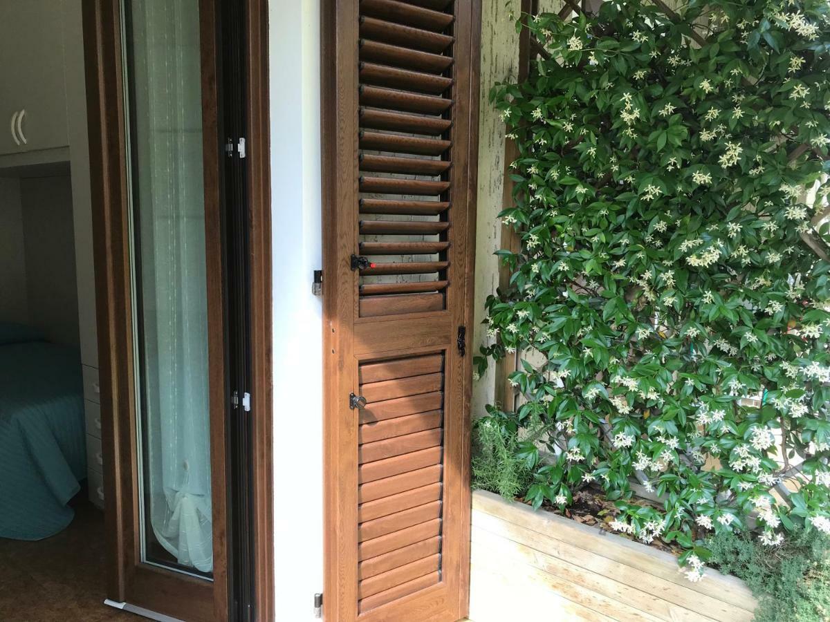 Casa Mary Due - Trilocale Con Giardino Privato A Due Passi Dal Lago سيرمِيوني المظهر الخارجي الصورة