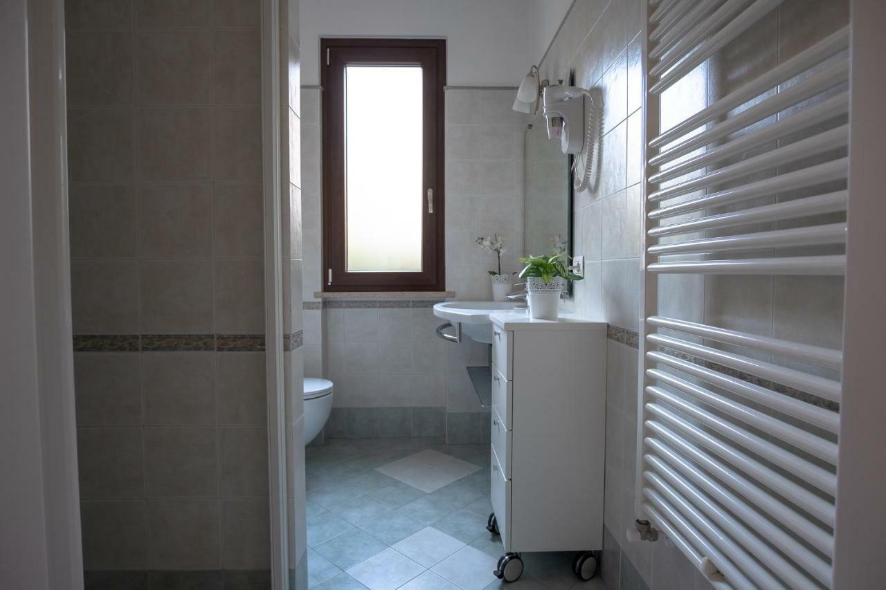 Casa Mary Due - Trilocale Con Giardino Privato A Due Passi Dal Lago سيرمِيوني المظهر الخارجي الصورة