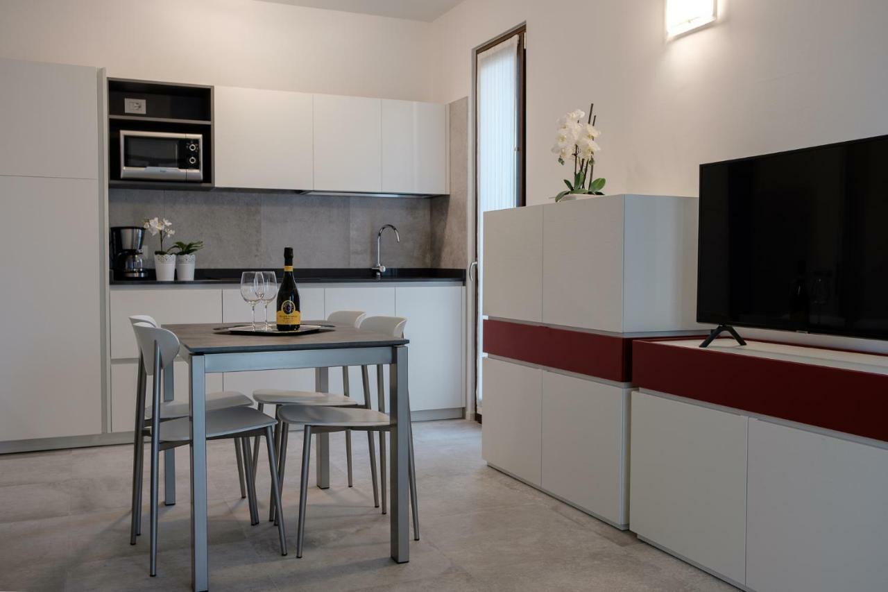 Casa Mary Due - Trilocale Con Giardino Privato A Due Passi Dal Lago سيرمِيوني المظهر الخارجي الصورة