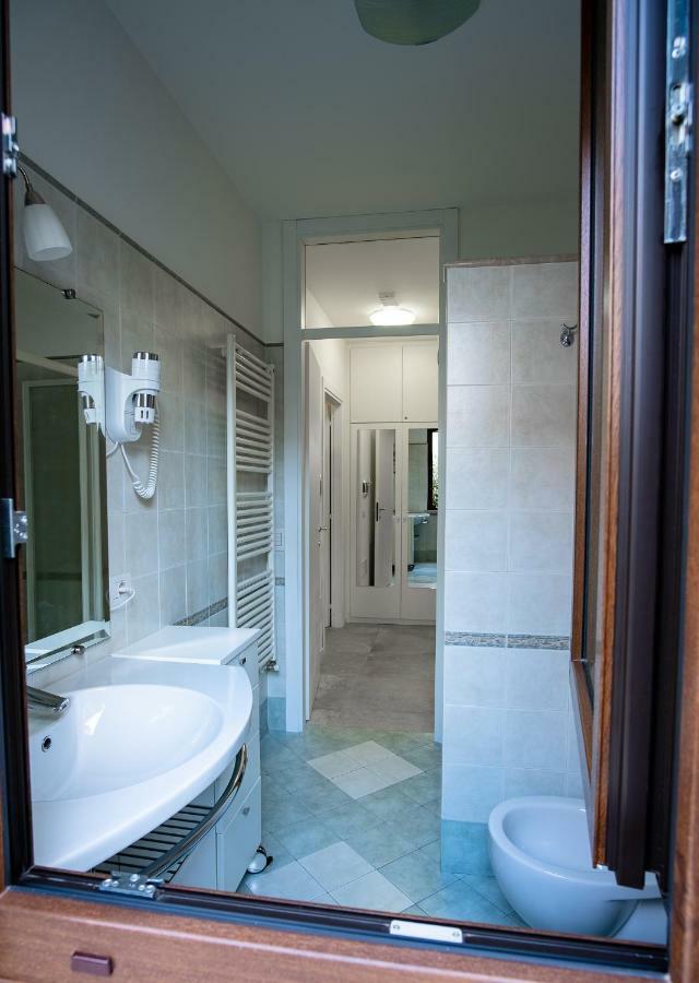 Casa Mary Due - Trilocale Con Giardino Privato A Due Passi Dal Lago سيرمِيوني المظهر الخارجي الصورة